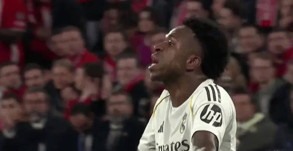 皇马内讧？两名亿元巨星激烈争执！维尼修斯怒怼贝林：“闭嘴！”